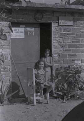 Niñas en la población