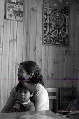 Artesana con su hijo 2