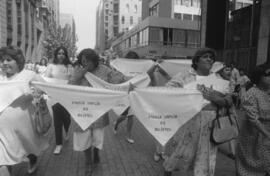 Mujeres protestando