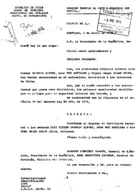 Decreto N°2. Prohíbe el ingreso al país a los ciudadanos chilenos Luis Didier Araneda Alfaro, Oma...